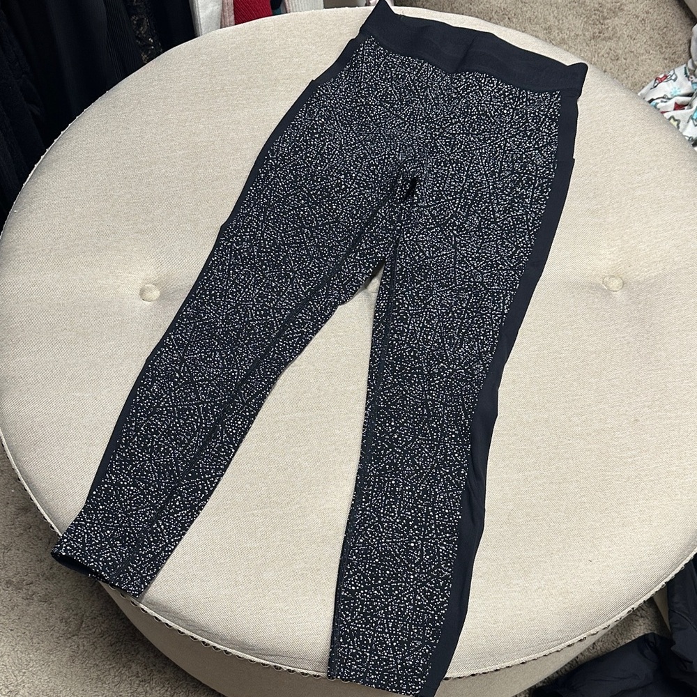 Lululemon Black and White Patterned Leggings size 6